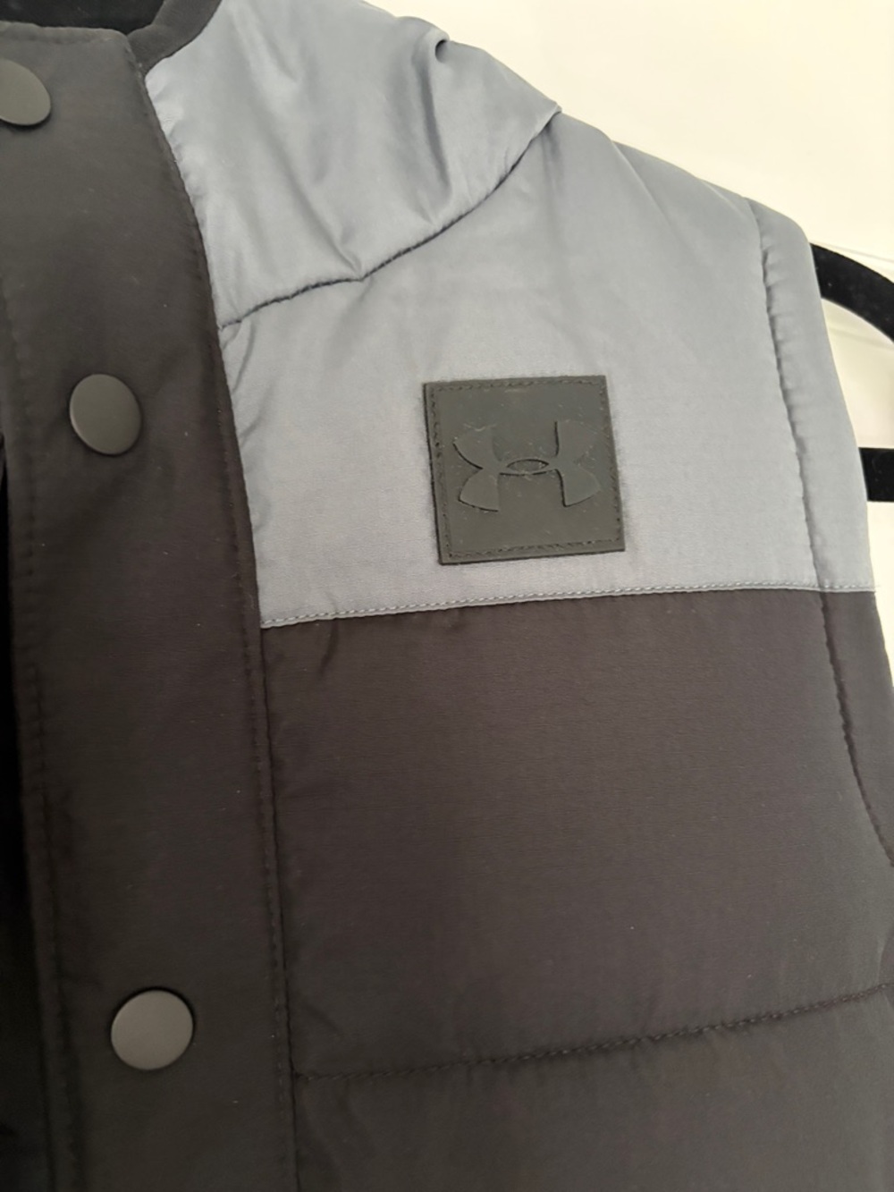 Under Armour vest - Picture 2 of 8